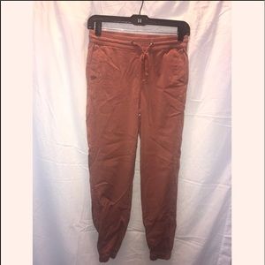 🤗Women’s union bay joggers✨💛🎀